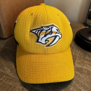 Nashville Predators Hat Cap Fitted Blue Yellow Embroidered Hockey L/XL